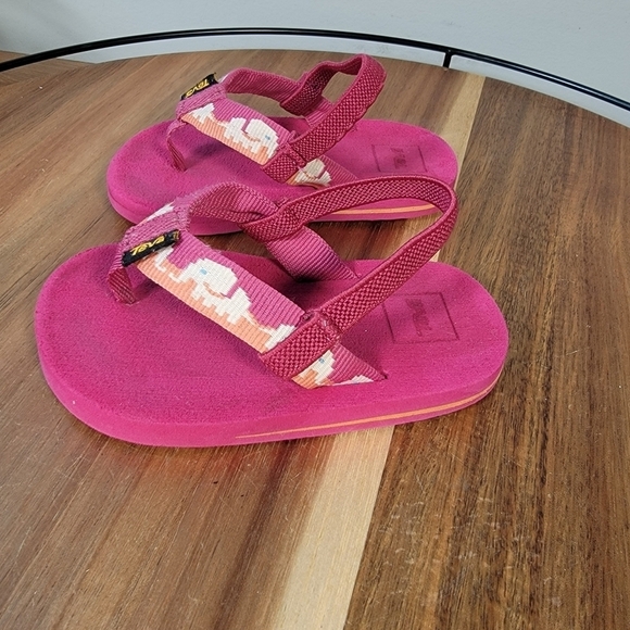 Teva Mush II Elephants Vivacious Pink Flip Flop Sandals with Ankle Strap Size 6 - Picture 5 of 12